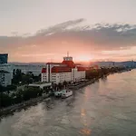 Hilton Vienna Waterfront